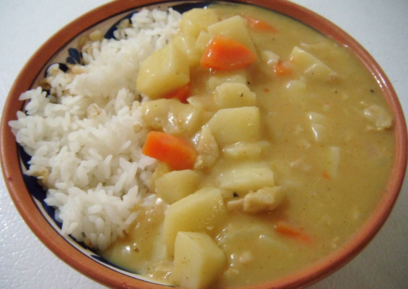 Curry del almuerzo escolar primaria en Japón