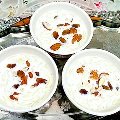 A picture of Seviyan kheer.