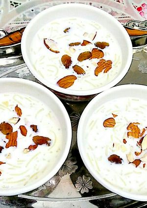 A picture of Seviyan kheer.