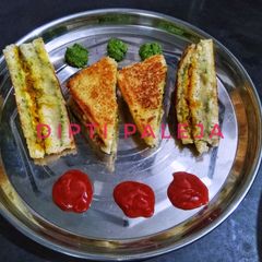 A picture of Grilled Potato Pizza Cheesy Sandwich.