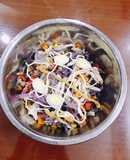 Nui trộn salad