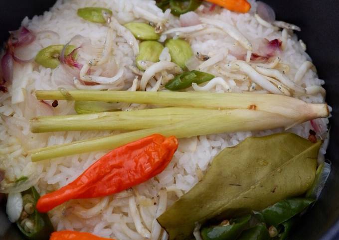 Resep Nasi liwet ricecooker yang Enak