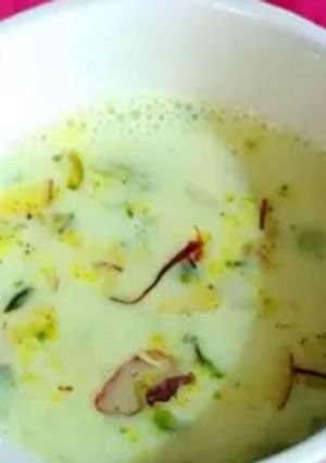 ડ્રાયફુટ મસાલા દૂધ (Dryfruit Masala Doodh Recipe In Gujarati) રેસીપી મુખ્ય ફોટો