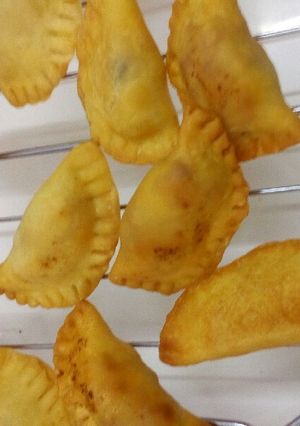 A picture of Baked karanji / oil free karanji.