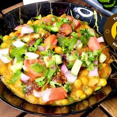 A picture of Do Spoon Oil Me Banne Wali Chatpati Sukhi Matar Ki Ghughni Matar Ka Chaat.