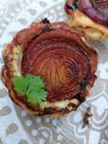 Tarte tatin d'oignon rouge et chèvre