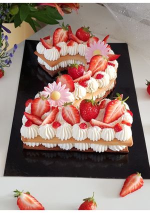 Une photo de Number cake vanille & fraises
