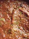 Albóndigas de atún en salsa de tomates con verduras