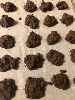 A picture of Peanut Clusters.