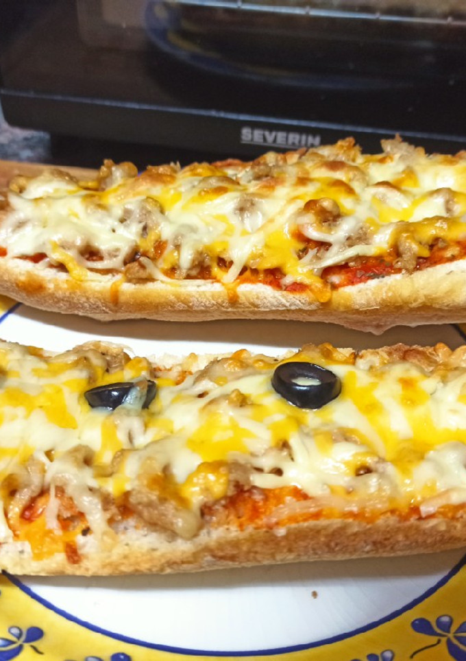 Una foto de Pan pizza de atún