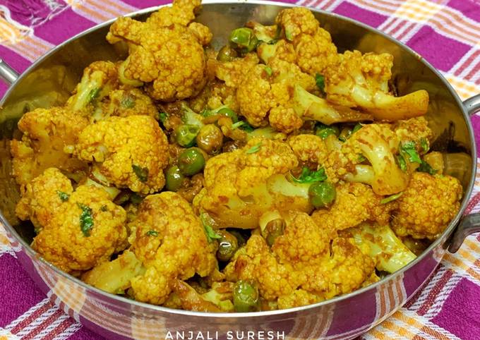 Gobi Matar !! Recipe by Anjali Suresh - Cookpad