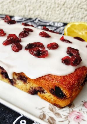 Una foto de Budín de limón con arándanos
