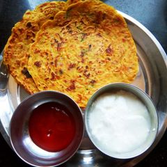 A picture of Besan ka chilla.