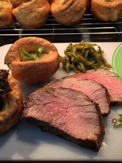 Una foto de Roast Beef (Rosbif) & Yorkshire pudding