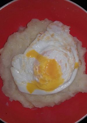 Una foto de Puré con huevo 🍳