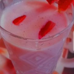 Strawberry milk shake A picture of Strawberry milk shake.