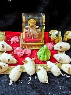 A picture of Coconut mice.