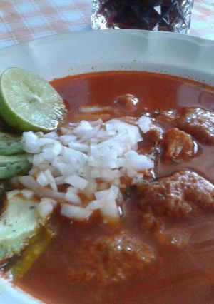 Una foto de Menudo estilo Jalisco
