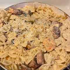 A picture of Shrimp & sausage pasta.