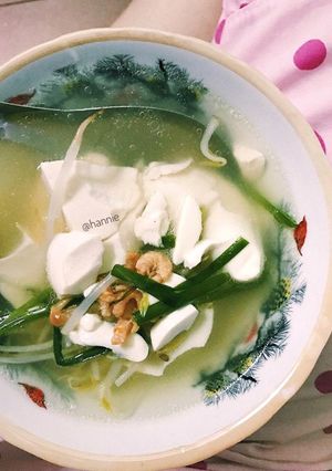 Hình của món Canh Hẹ Đậu Hủ Non (Chives Soup with Tofu)🍲🥄.