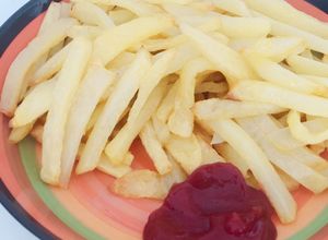 Hình của món Khoai tây chiên bơ (nồi chiên không dầu).