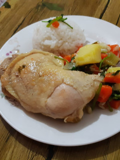 Una foto de Guisado de pollo 🇻🇪 estilo Edgar