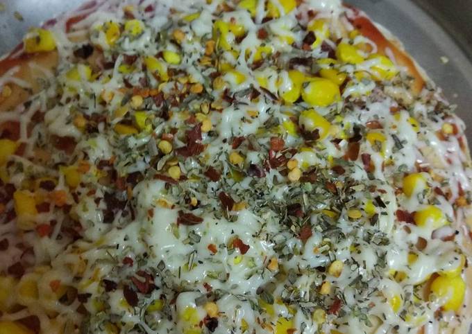 Golden corn pizza