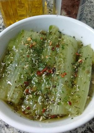 Una foto de Pencas de acelga en escabeche