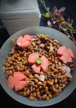 A picture of Lobiya Methi Seeds Sprouts Salad.