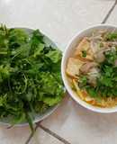 Bún chân giò măng