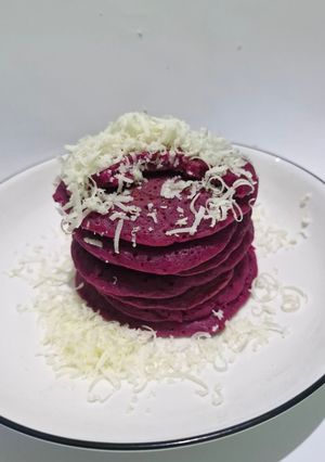 Foto resep Pancake Buah Naga Keju