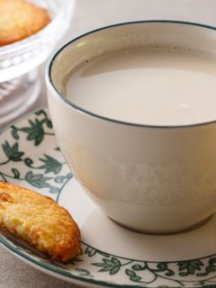 【家樂福廚房】杏仁鮮奶茶 的食譜成品照片