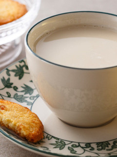 【家樂福廚房】杏仁鮮奶茶 的食譜成品照片