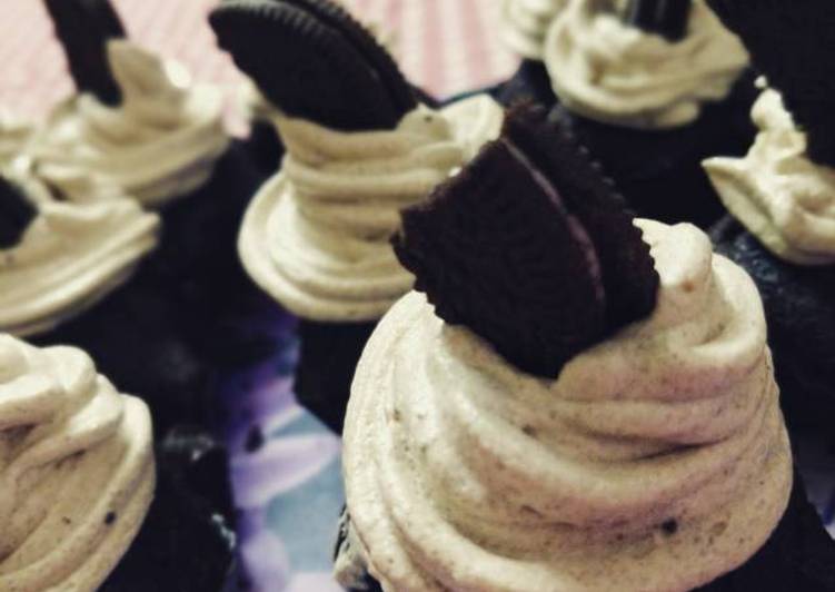 Recipe of Favorite Chocolate Cuppies with oreo icing