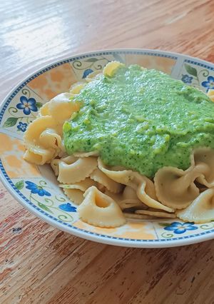 Una foto de Fideos con brócoli 🥦