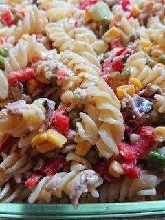 صورة لوصفة سلطة المعكرونة بالجبن والمايونيز مع التونة 😋