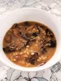 Sopa de hongos silvestres y cebada