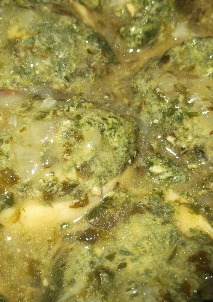 Una foto de Huevos rellenos de espinacas