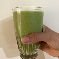 Una foto de Batido de banana y espinaca 🍌💚