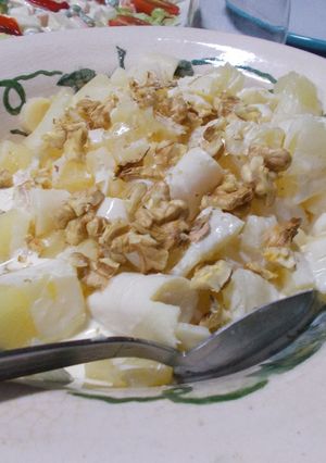 Una foto de Ensalada especial de ananá, nueces y palmitos