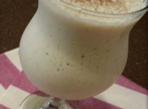 صورة لوصفة طريقة عمل سموثي الموز والتمر