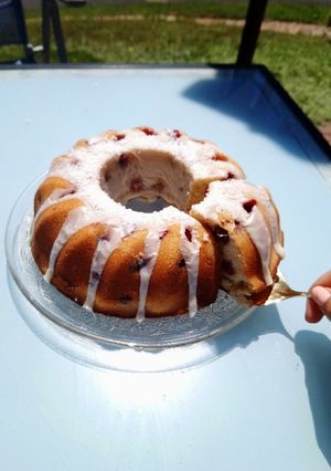 Une photo de Bundt cake aux cerises