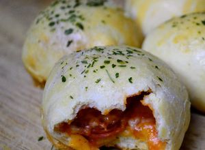 Una foto de Pan relleno de peperoni