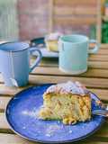Apple cake "Sharlotka"