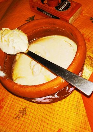 মিষ্টি দই (mishti doi recipe in Bengali) রেসিপির প্রধান ছবি