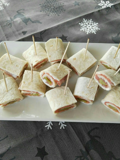 Una foto de Rollitos de salmón y queso