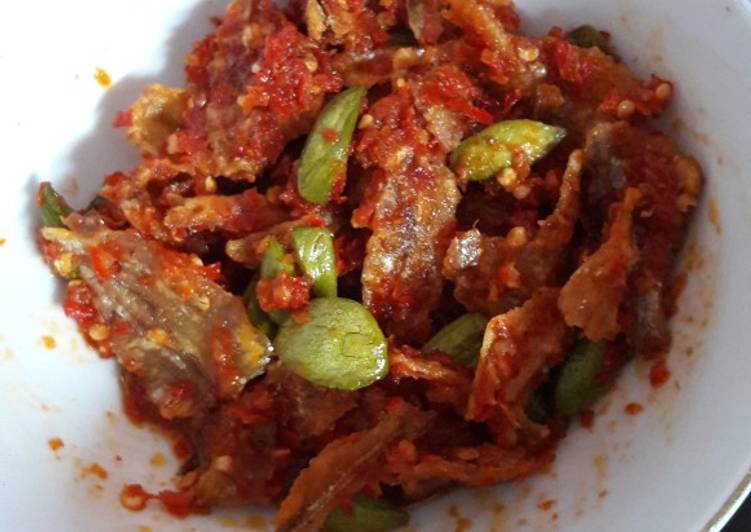 Resep Ikan Asin Balado with Peteuy yang Bikin Ngiler