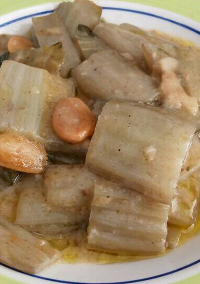 Una foto de Acelgas en salsa de almendras