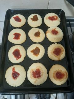 Una foto de Ojitos caseros con masa de aceite