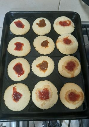 Una foto de Ojitos caseros con masa de aceite